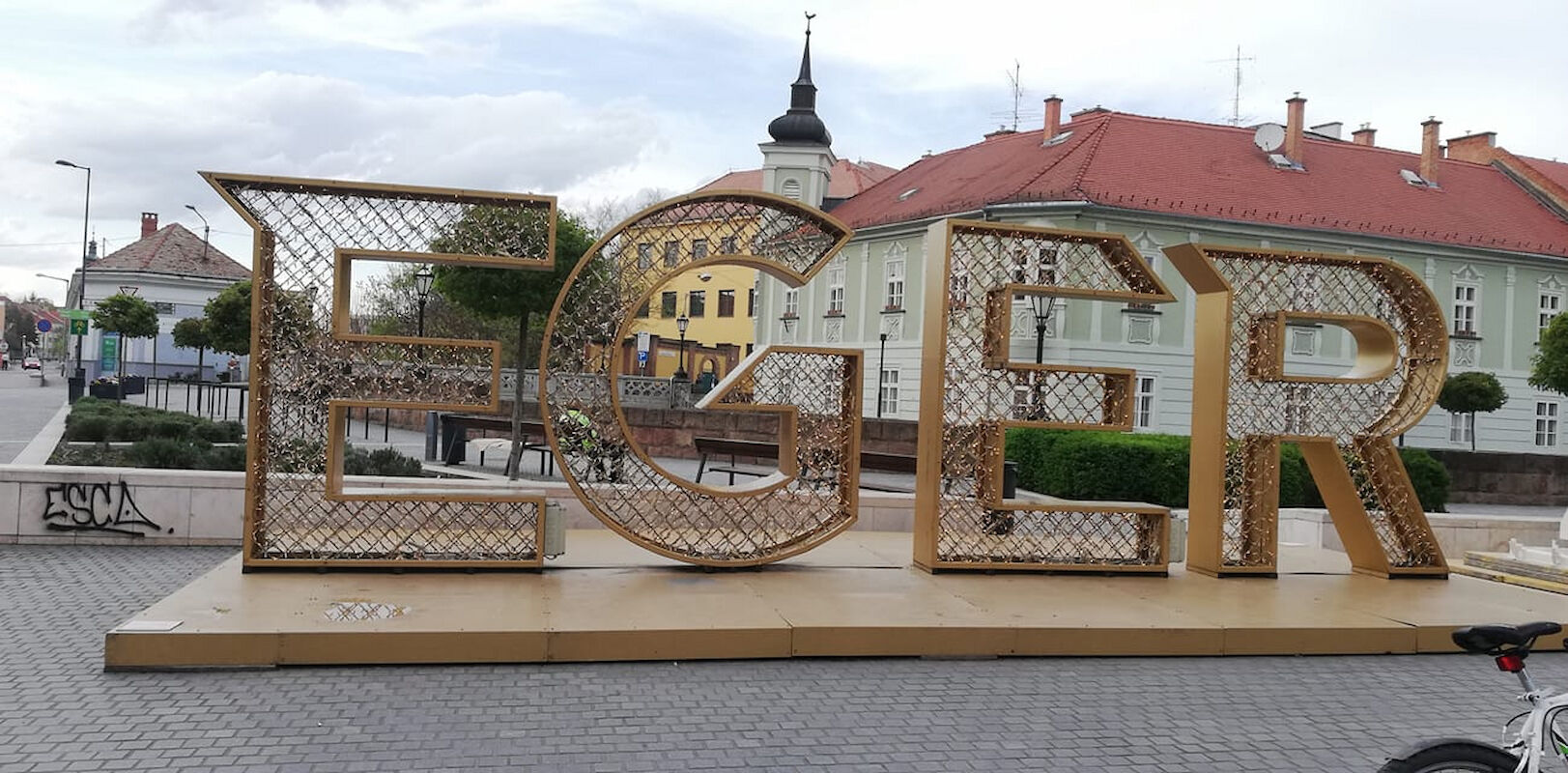 EGER felirat